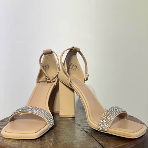 Call it Spring Luisa High heel sandals in nude with sparkle detail Size 7 - Picture 4 of 10